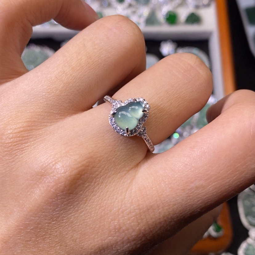 【闪购商品】翡翠颈饰未镶嵌天然