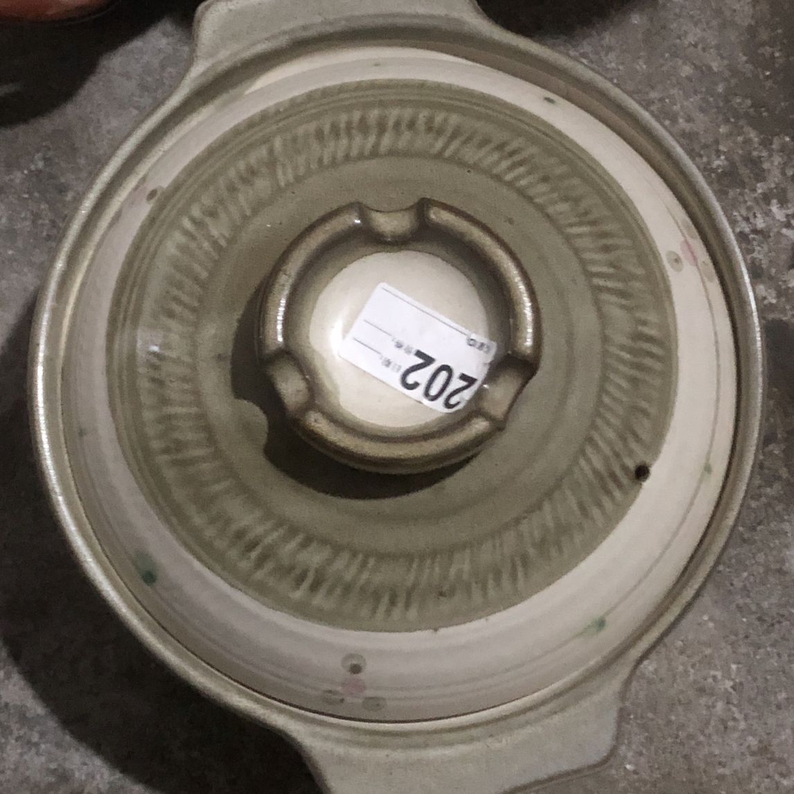 点彩砂锅口径27高11（轻微失圆盖子有小裂纹）