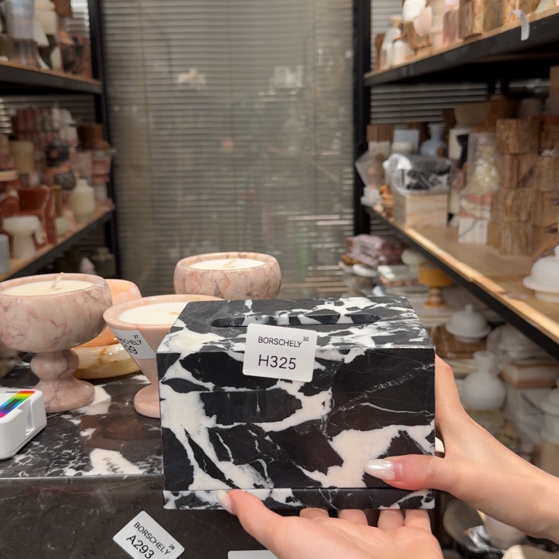 H325。                  纸巾盒 