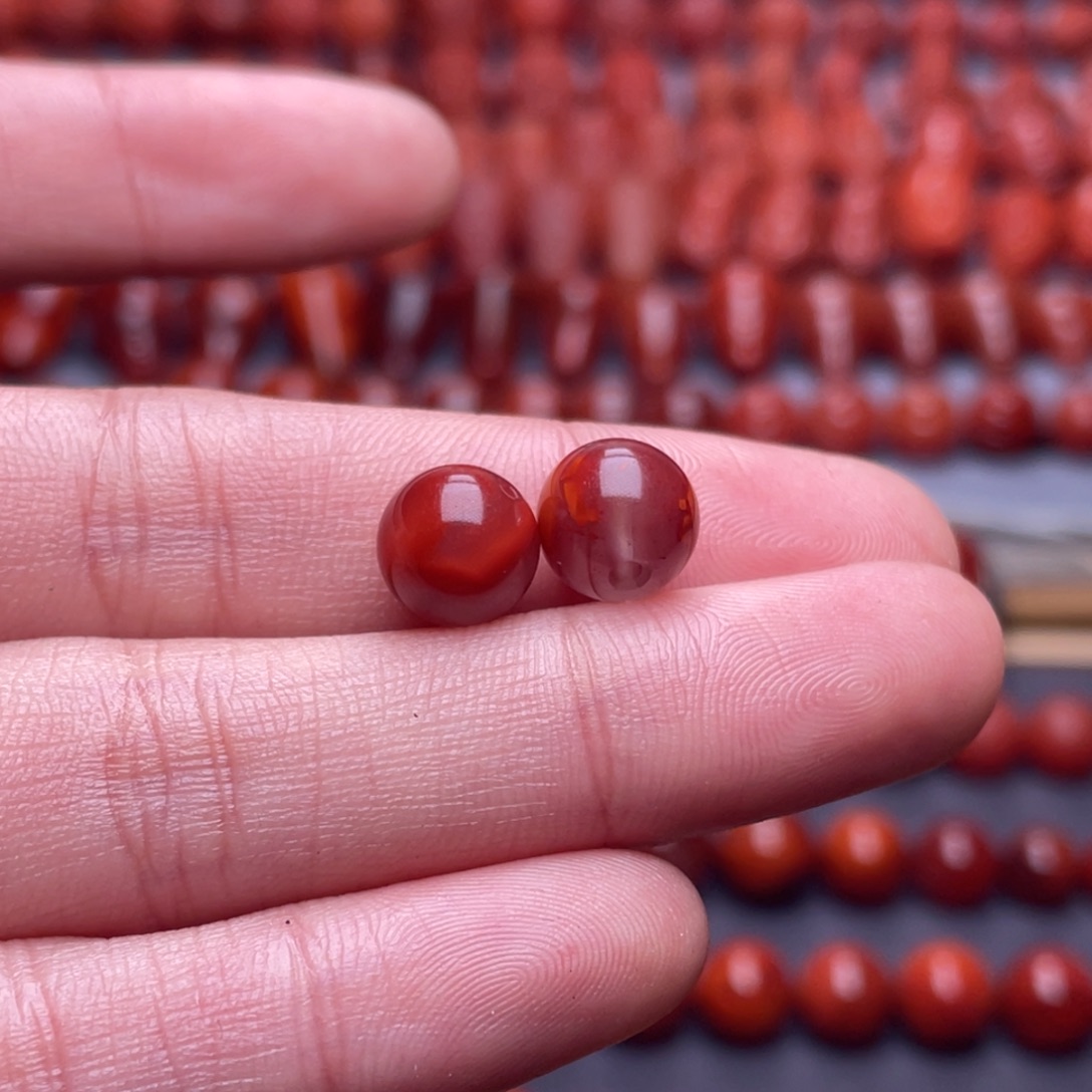 用***7南红玛瑙未镶嵌其他W8➕原矿双色带火焰圆珠一对