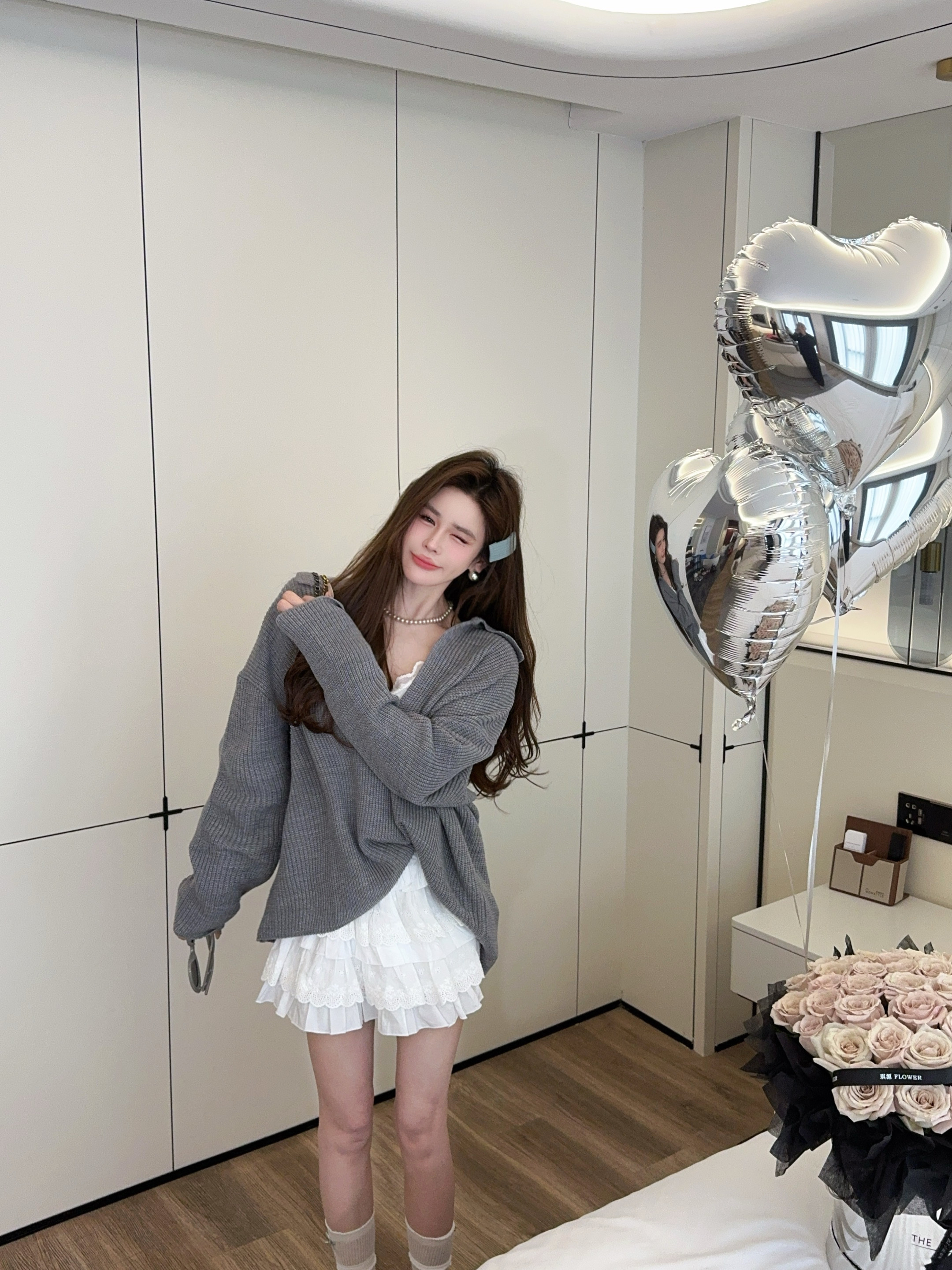 米娜家【少女梦境】泡菜订制灰色V领针织毛衣