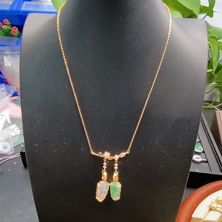 颈饰银S925镶嵌翡翠c***y冰叶子项链