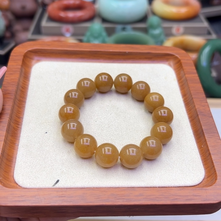 未镶嵌手镯石英岩玉