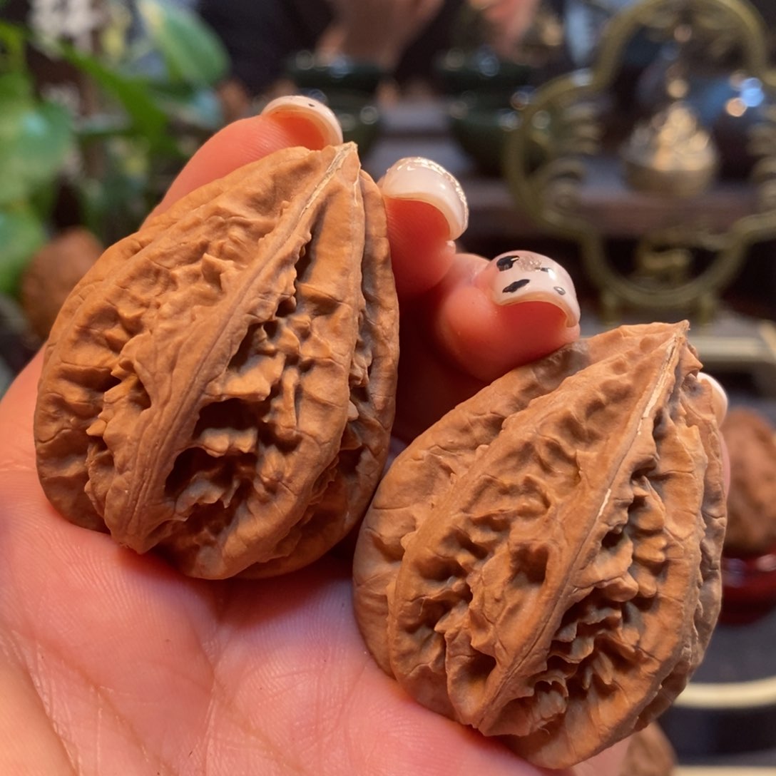 文玩核桃吊坠通天塔