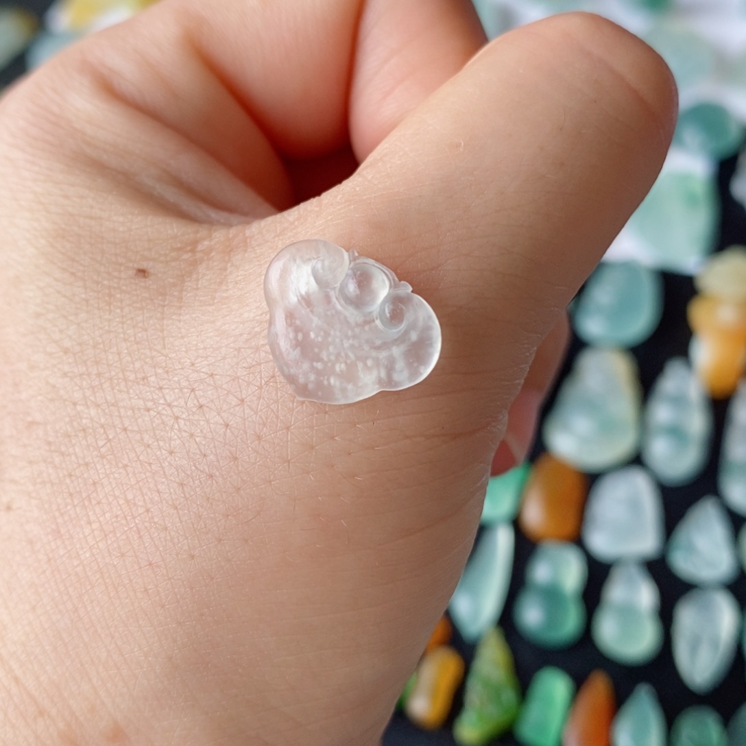 定制翡翠未镶嵌如意