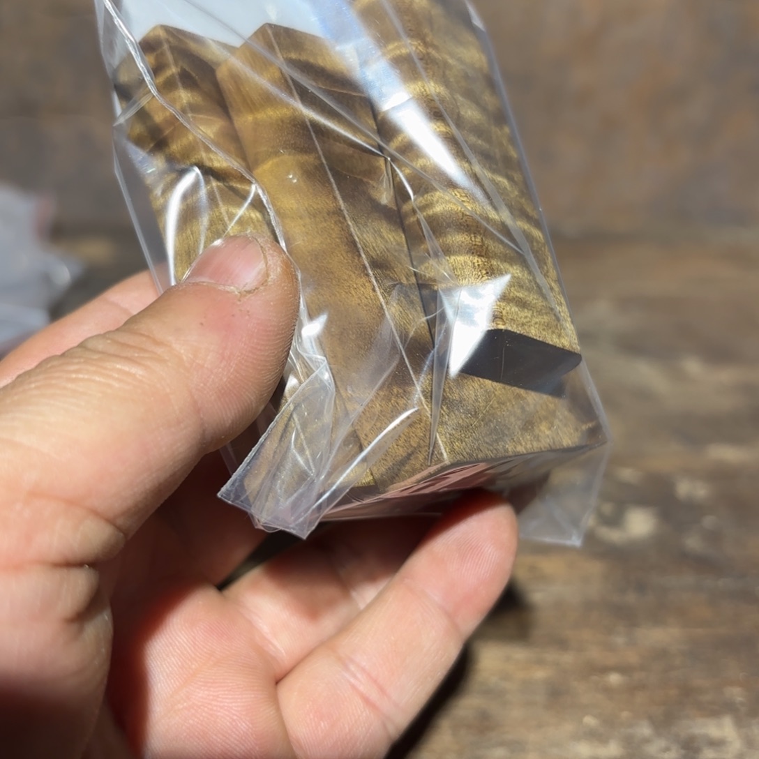 壹***哥金丝楠木无事牌材料