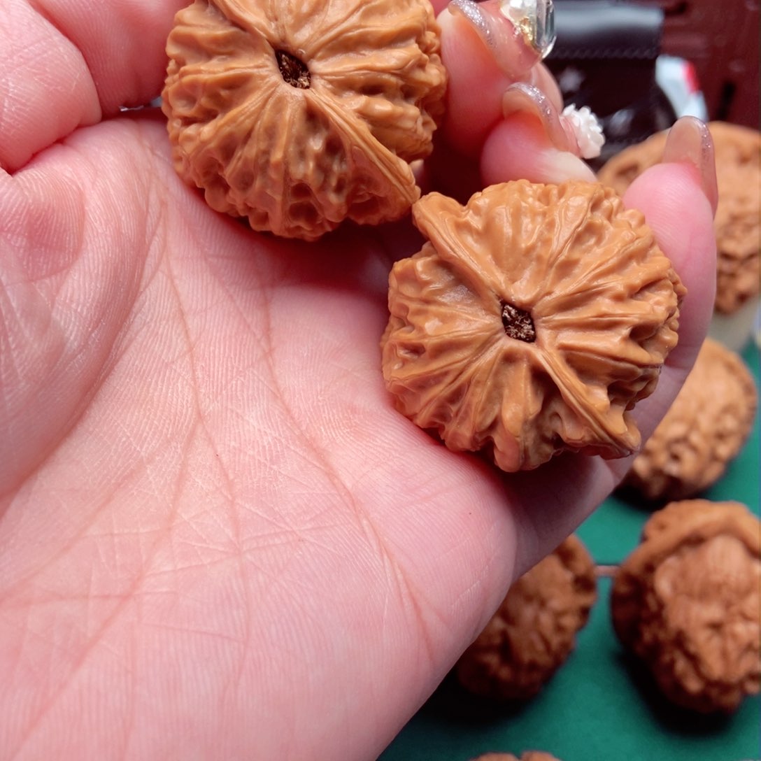 文玩核桃吊坠J****-金牛38