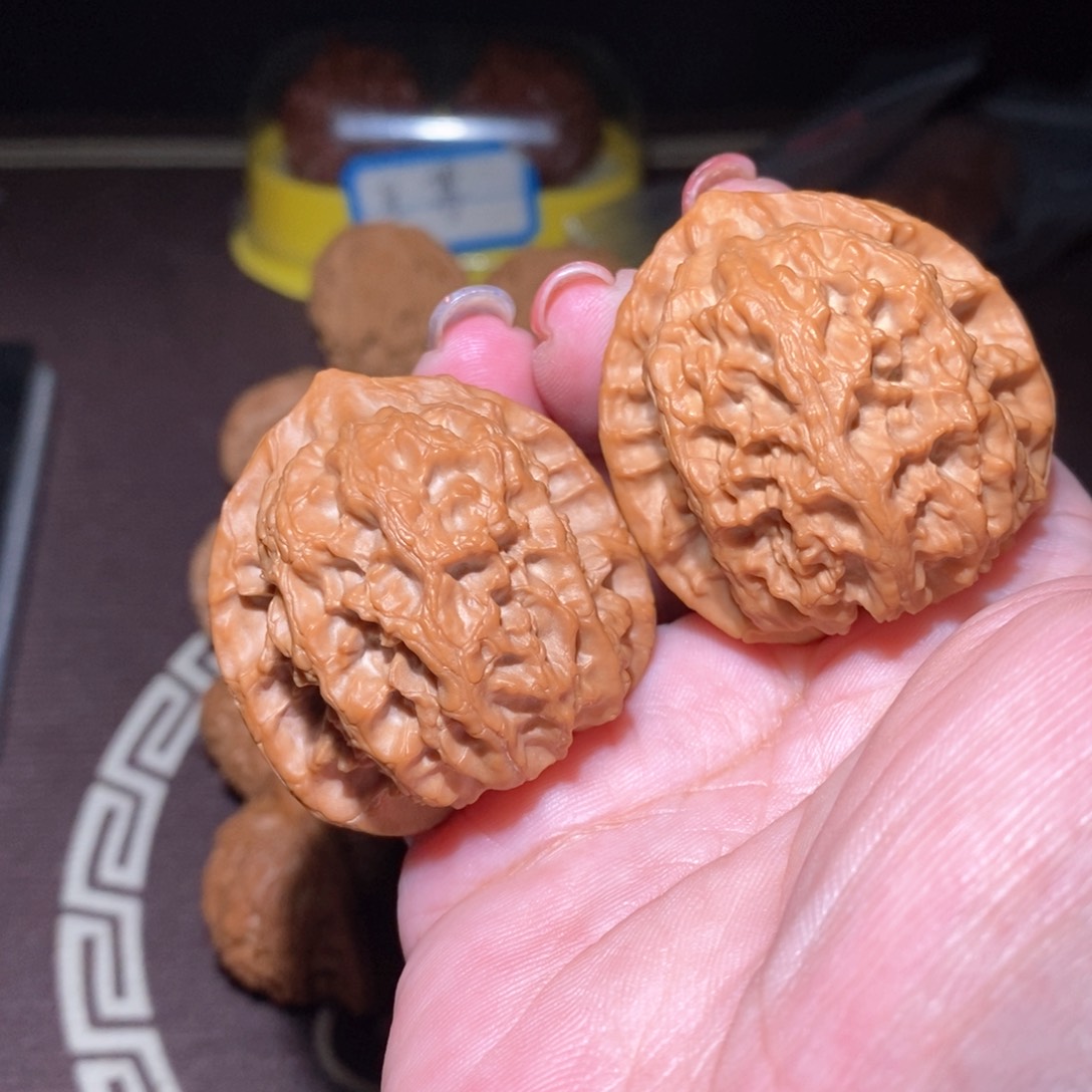 文玩核桃把件竹**雨梨木台