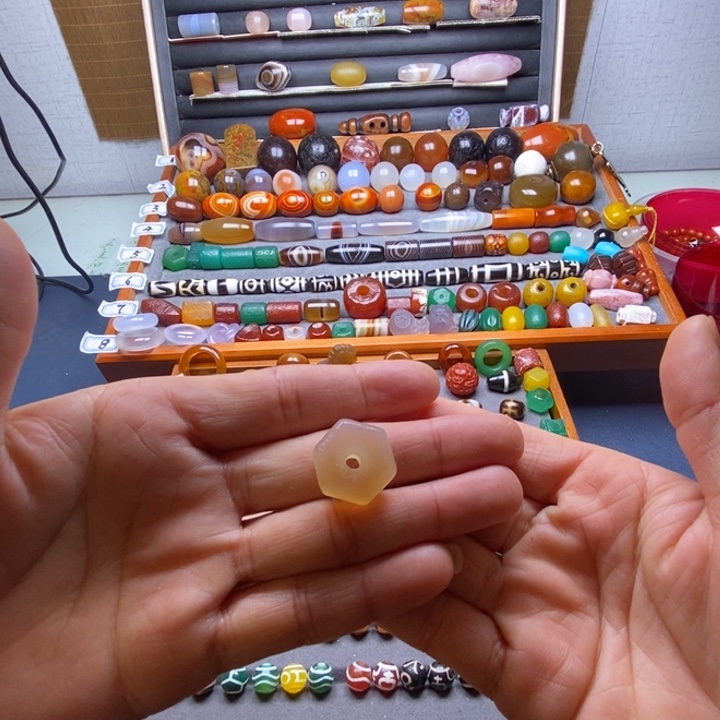 玛瑙/玉髓未镶嵌巴西玛瑙饰品桶珠