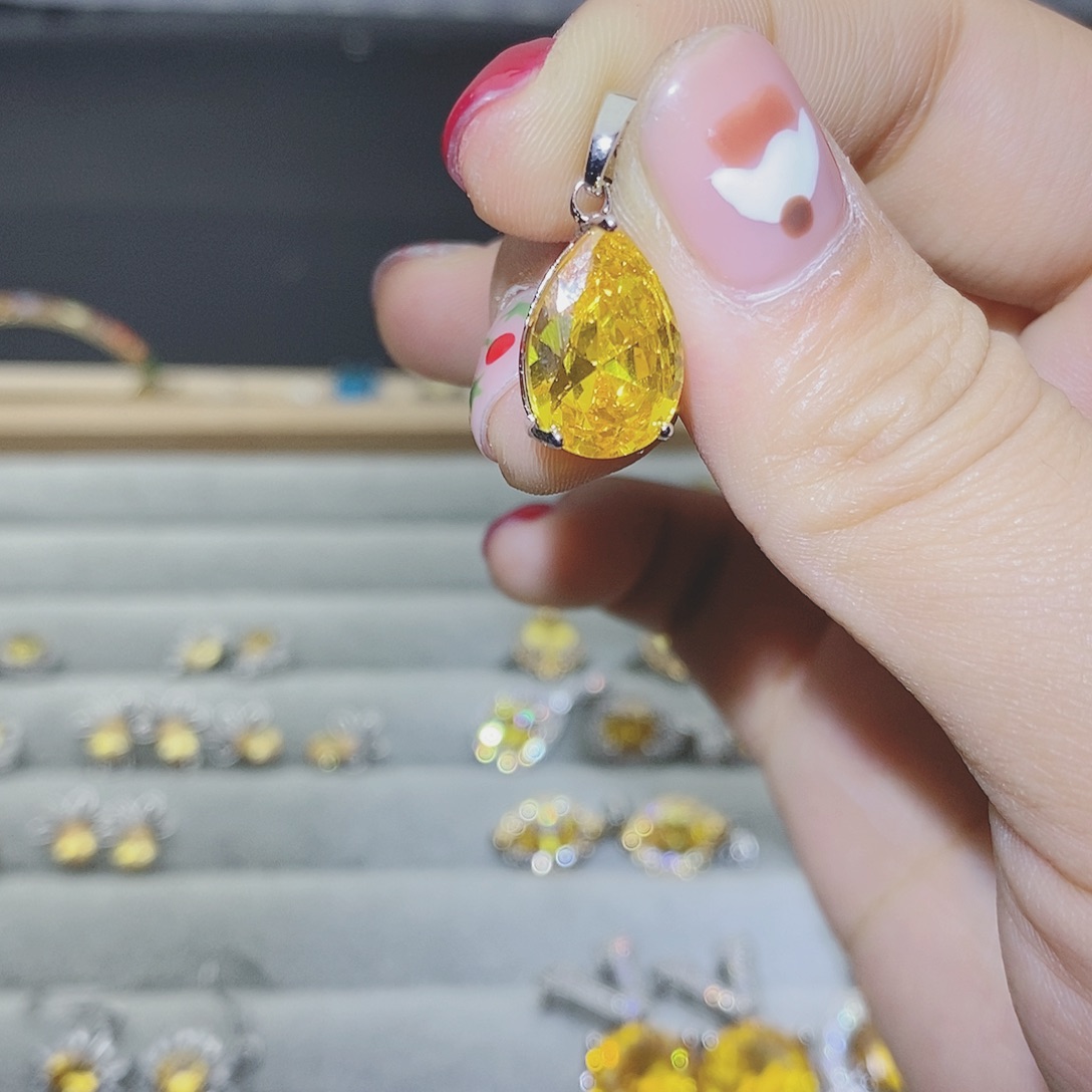 【闪购商品】托帕石耳饰银S925镶嵌