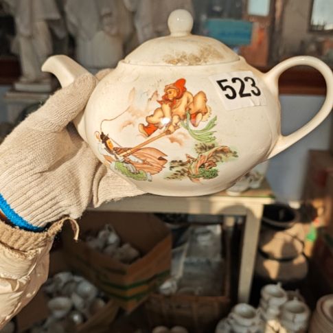 库存瓷片多孔茶壶