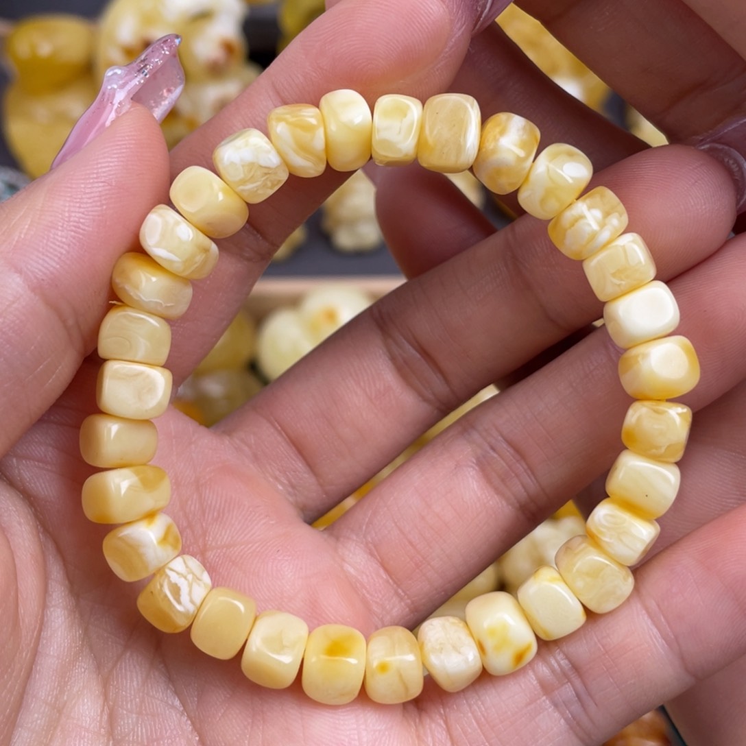 琥珀裸石未镶嵌蜜蜡