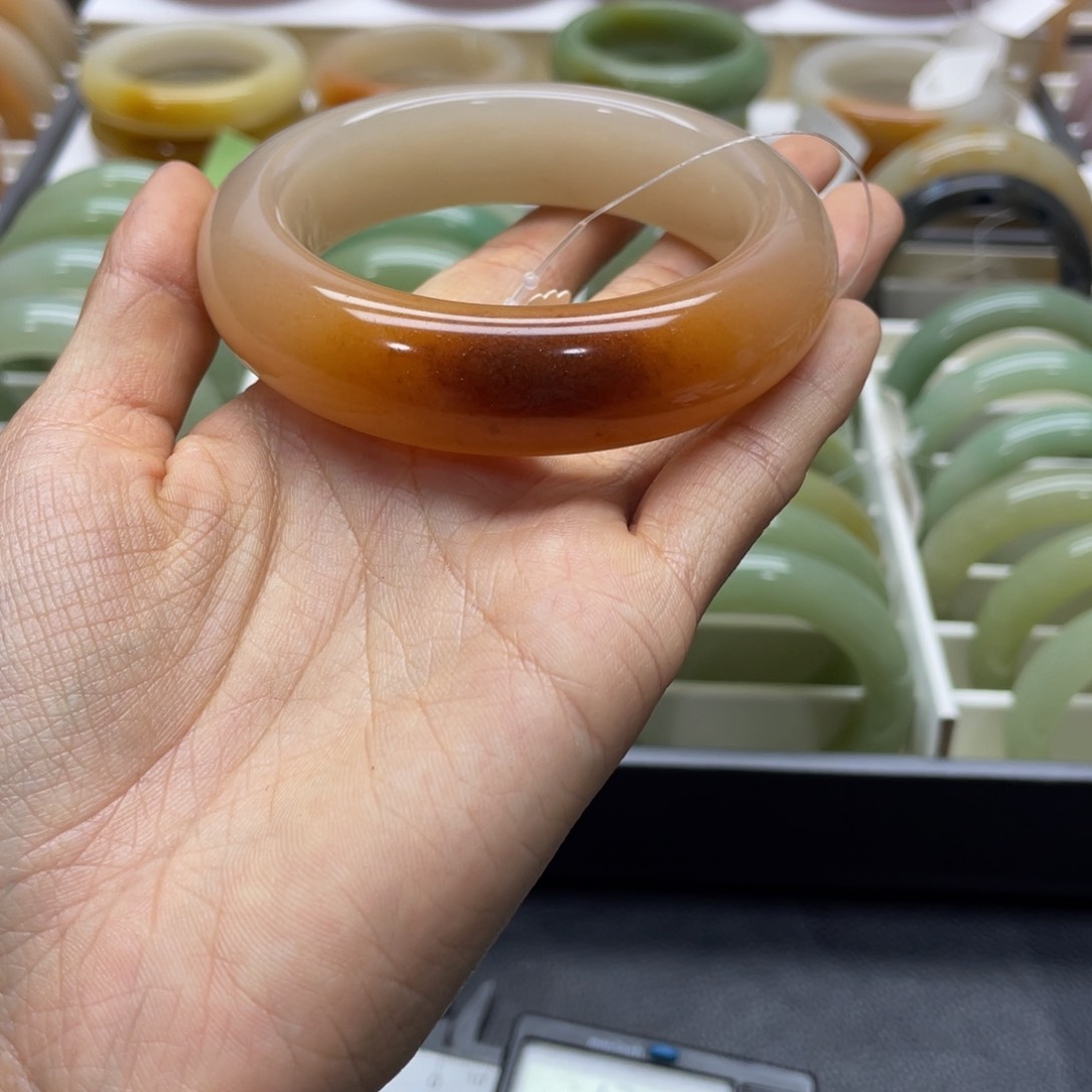 石英质玉手镯未镶嵌动**楚