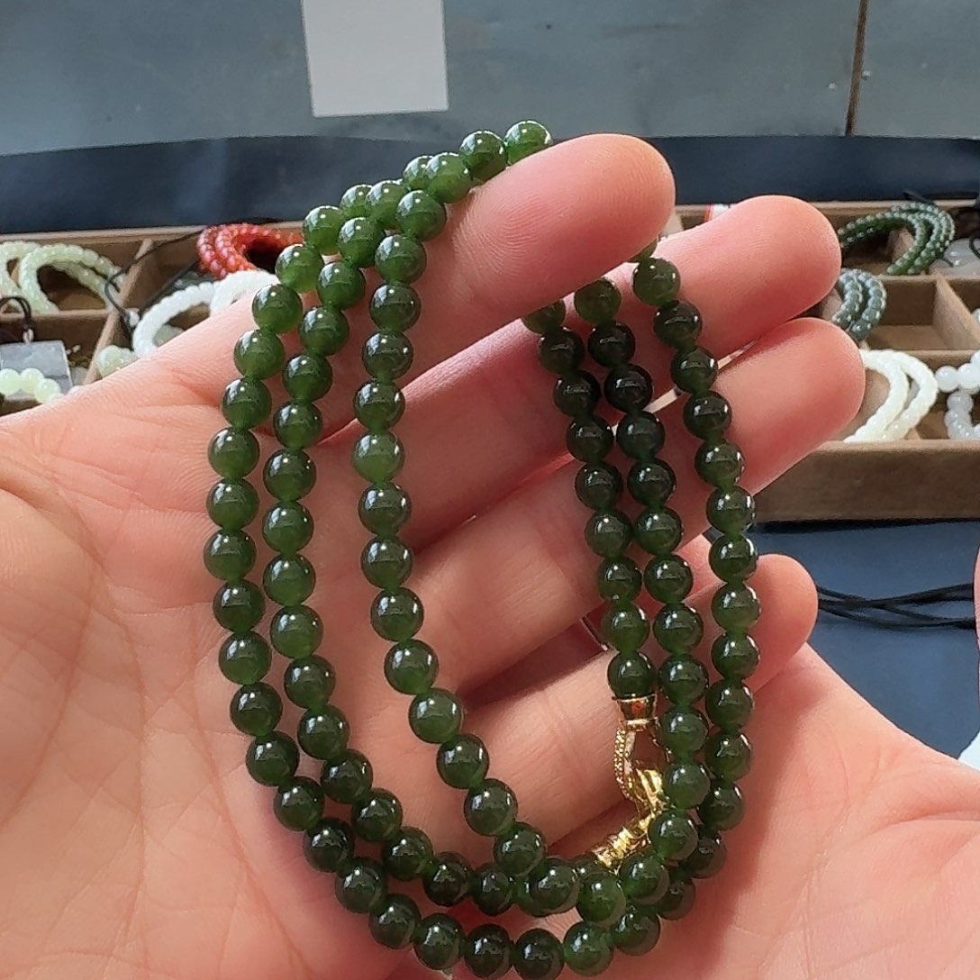 和田玉颈饰未镶嵌