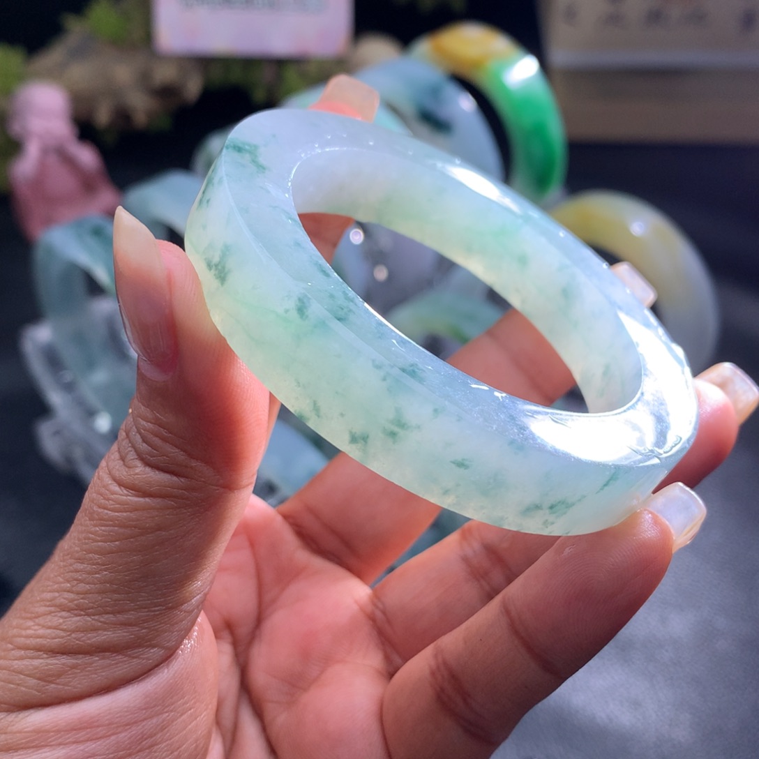 定制翡翠未镶嵌手镯