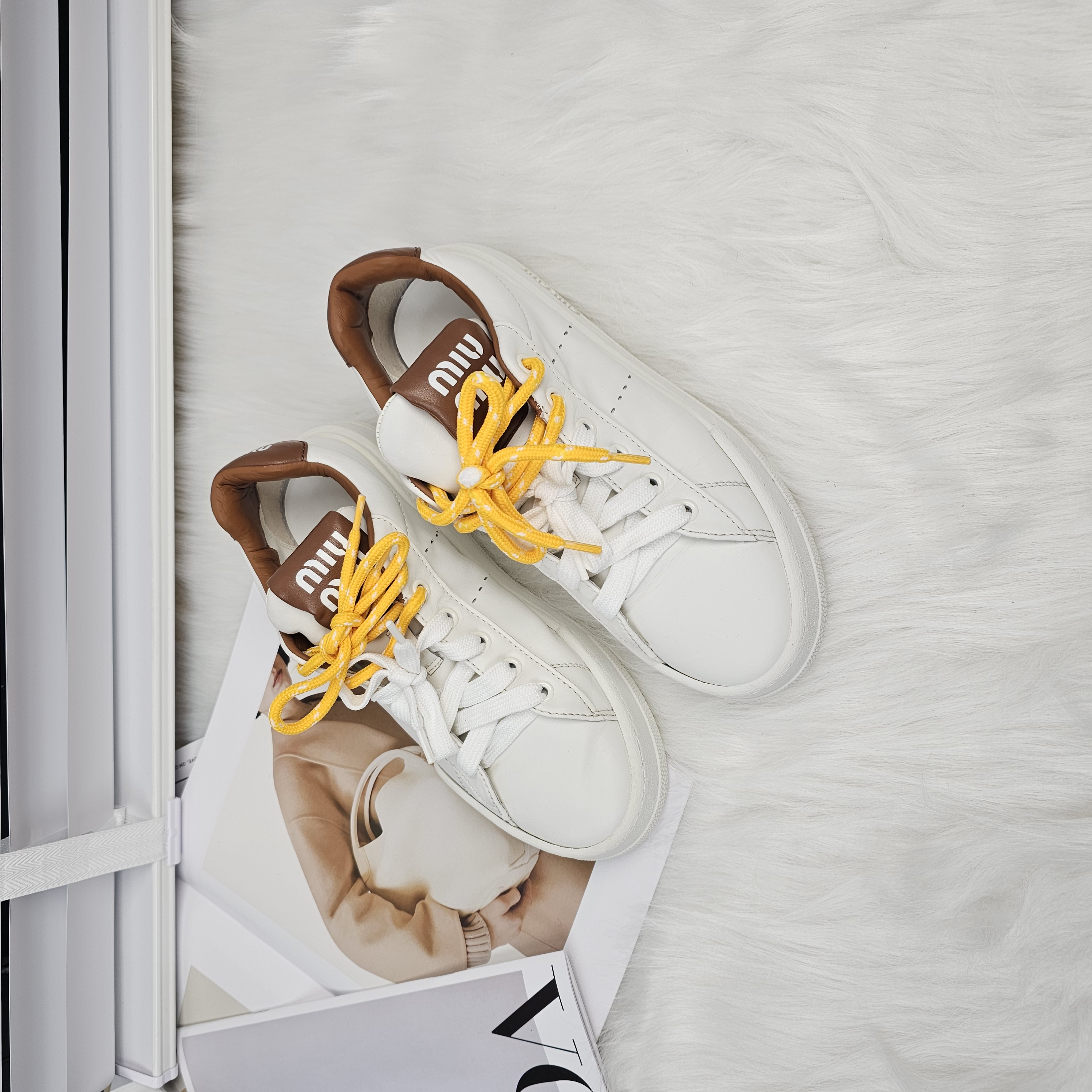 95新 MIU MIU/缪缪 25款低帮板鞋 37.5带盒尘袋 公价8500 /4798