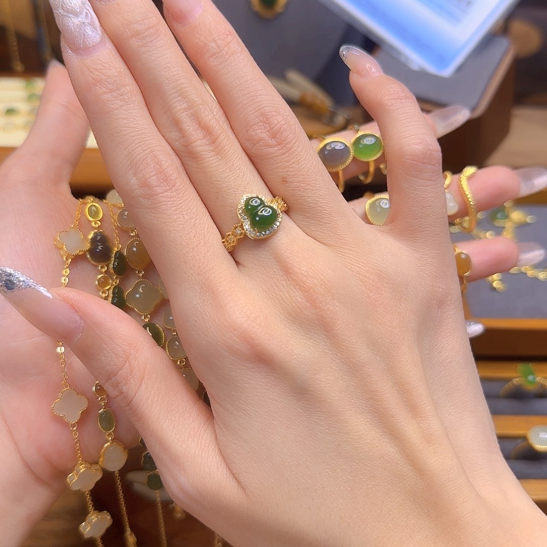 和田玉戒指银S925镀金镶嵌