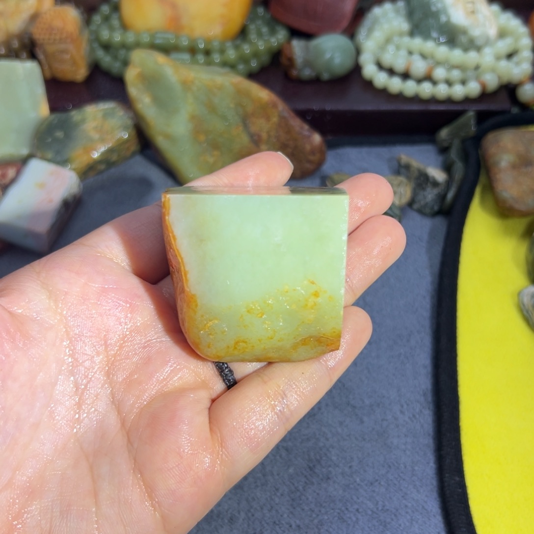 和田玉未镶嵌珠宝奇石