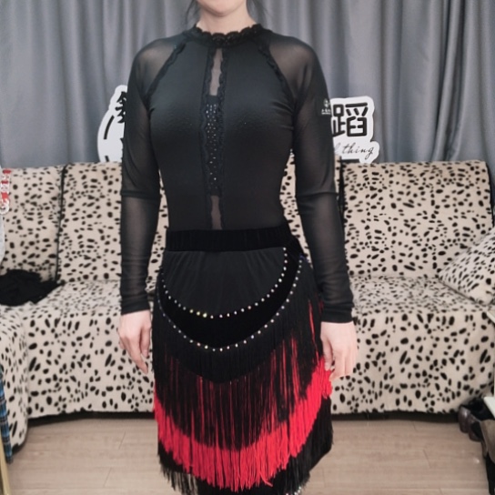 梁***微烫钻流苏两穿半身裙22以下