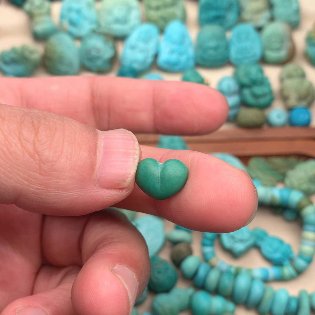 绿松石未镶嵌颈饰