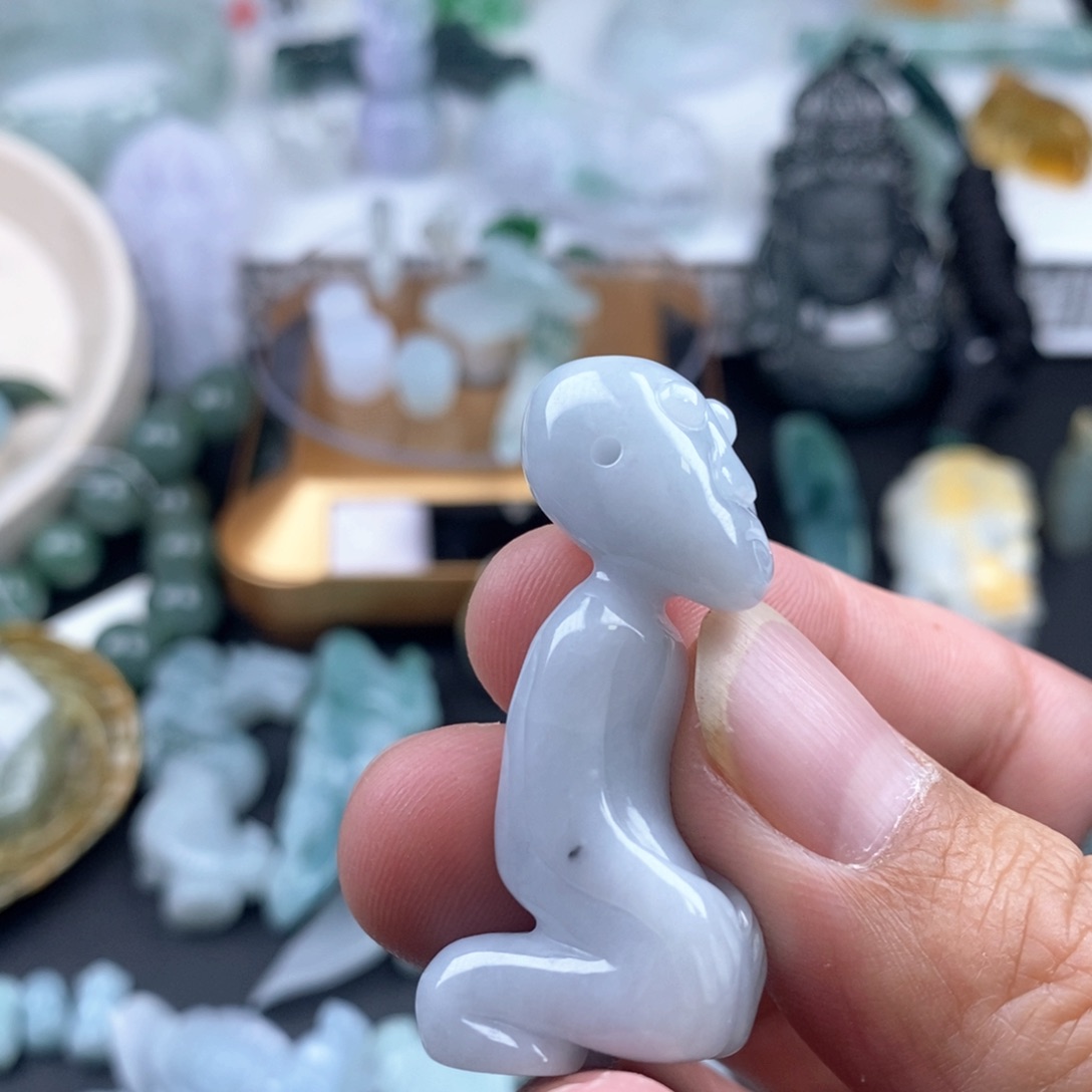 洁***洁翡翠未镶嵌吊坠(不含链)