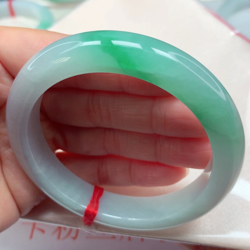 【闪购商品】翡翠手镯未镶嵌冰胶飘绿手镯5556圈35号