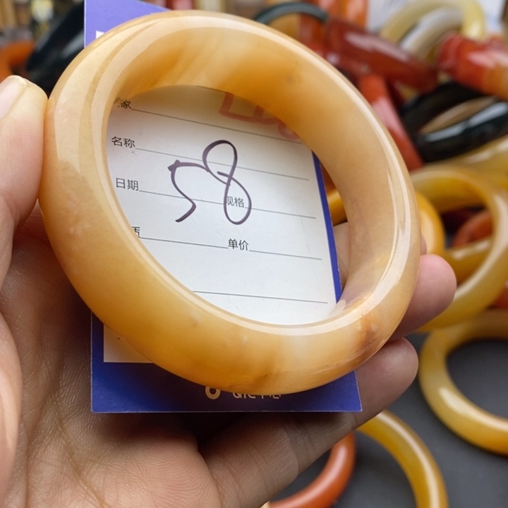 未镶嵌手镯石英质玉