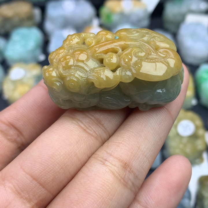 翡翠颈饰未镶嵌天然缅甸翡翠