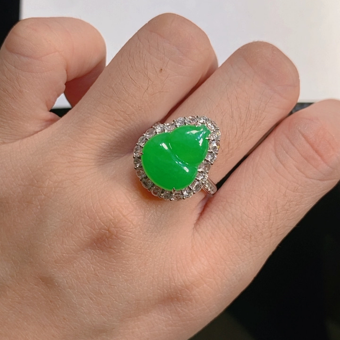 【拾玥珠宝】天然缅甸翡翠A货 阳绿葫芦戒指