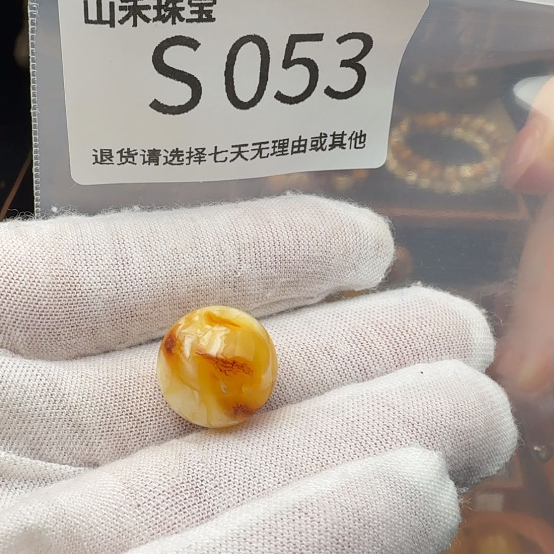 琥珀裸石未镶嵌浩*