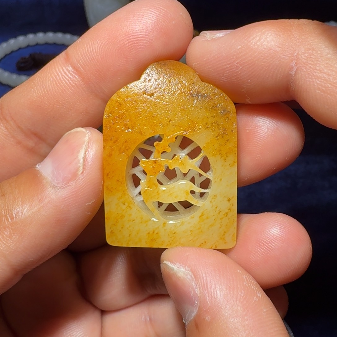 和田玉未镶嵌车挂