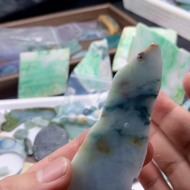 颈饰未镶嵌翡翠材料