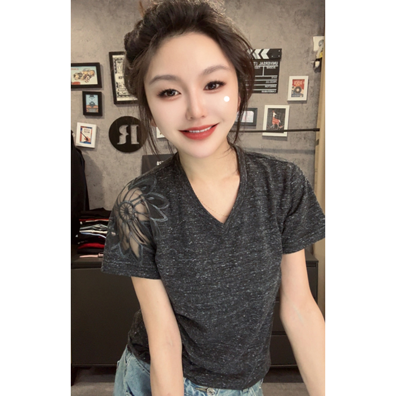 深灰色V领短袖T恤女袖肩花形蕾丝工艺修身显瘦百搭休闲上衣