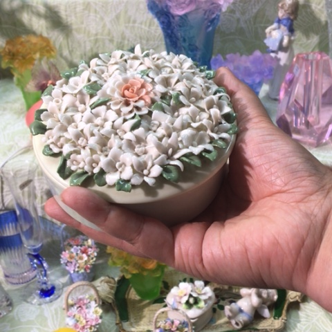 有机玻璃陶瓷捏花首饰盒