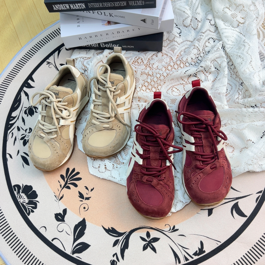 乌梅子酱2025秋冬新品休闲运动鞋增高炸街运动鞋女鞋