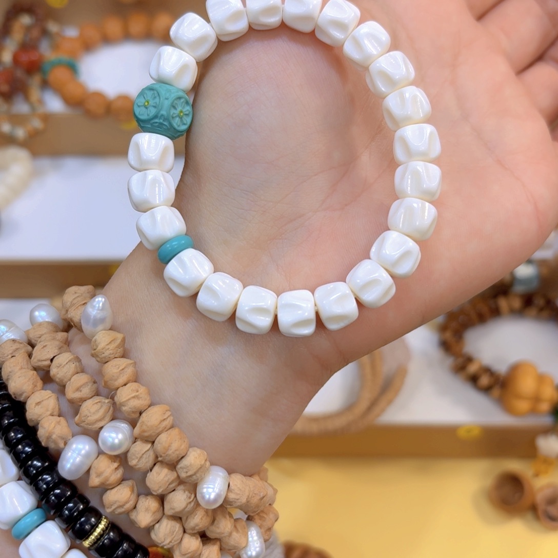 吊坠星月菩提骨骨