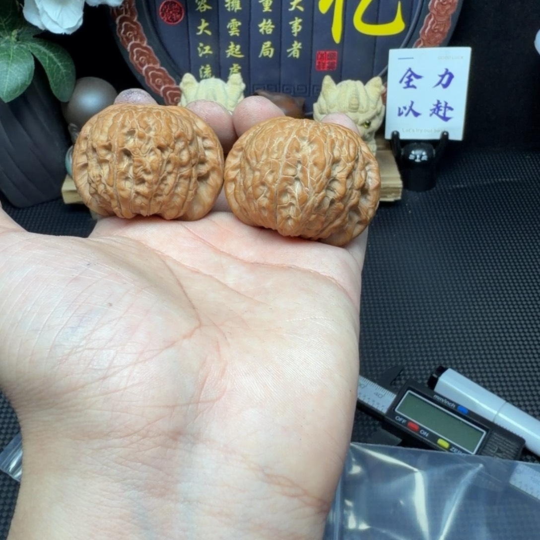 羊***鱼吊坠文玩核桃45血麒麟