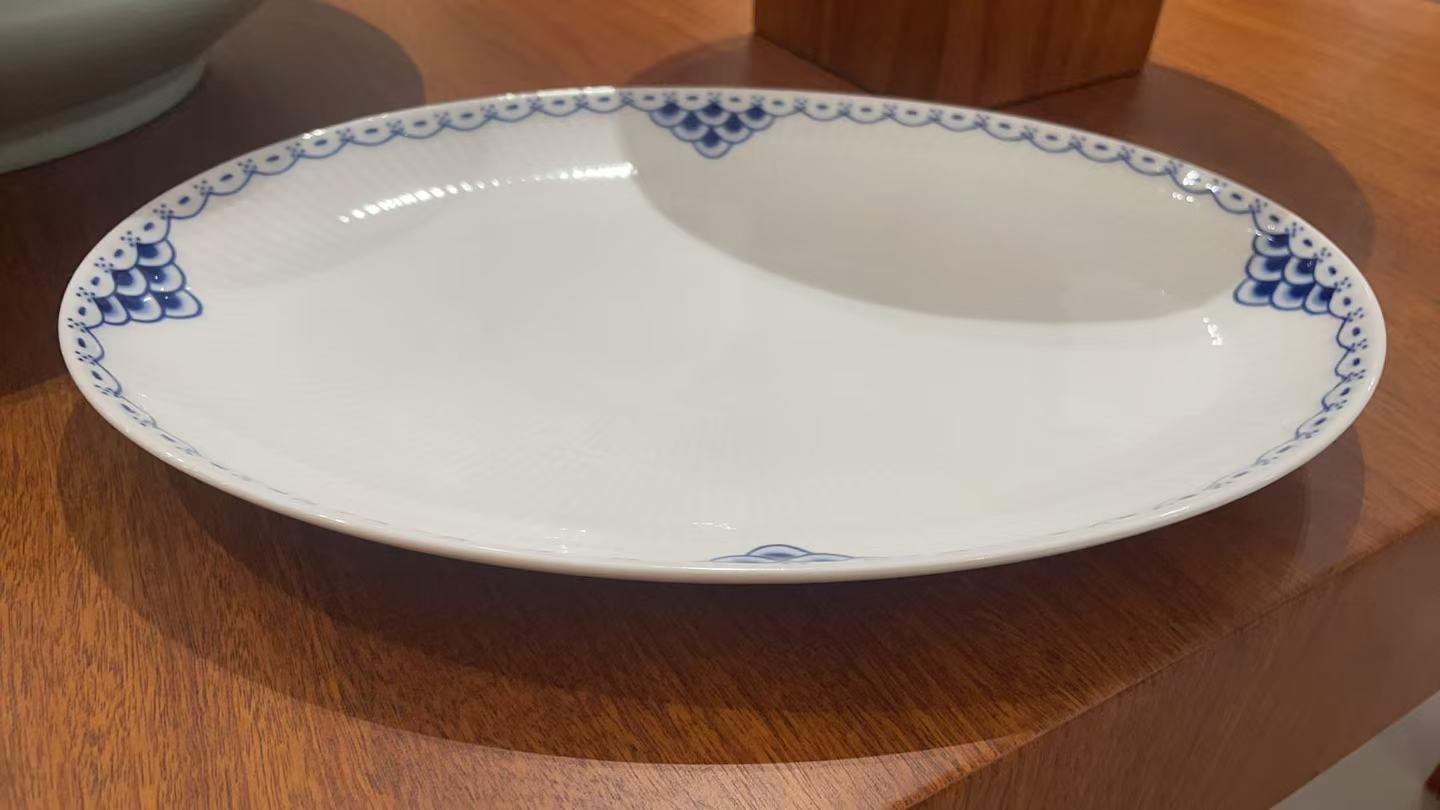 景德镇陶瓷12寸公主蓝鱼盘