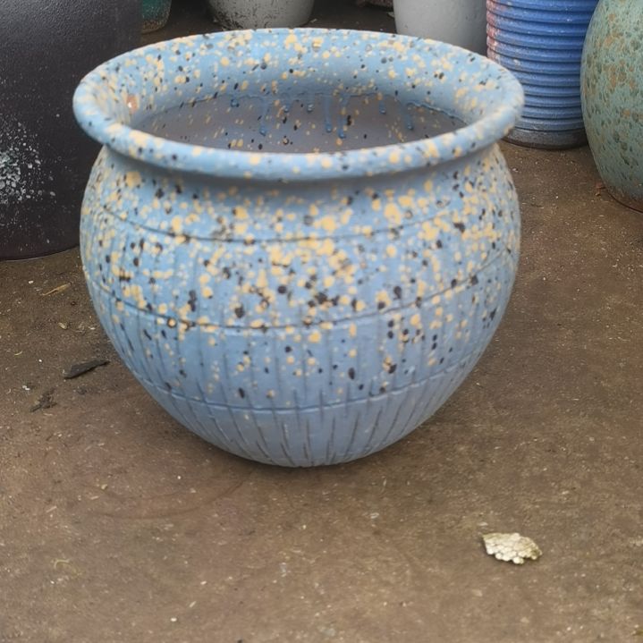 20口20高瑕疵一个盆子