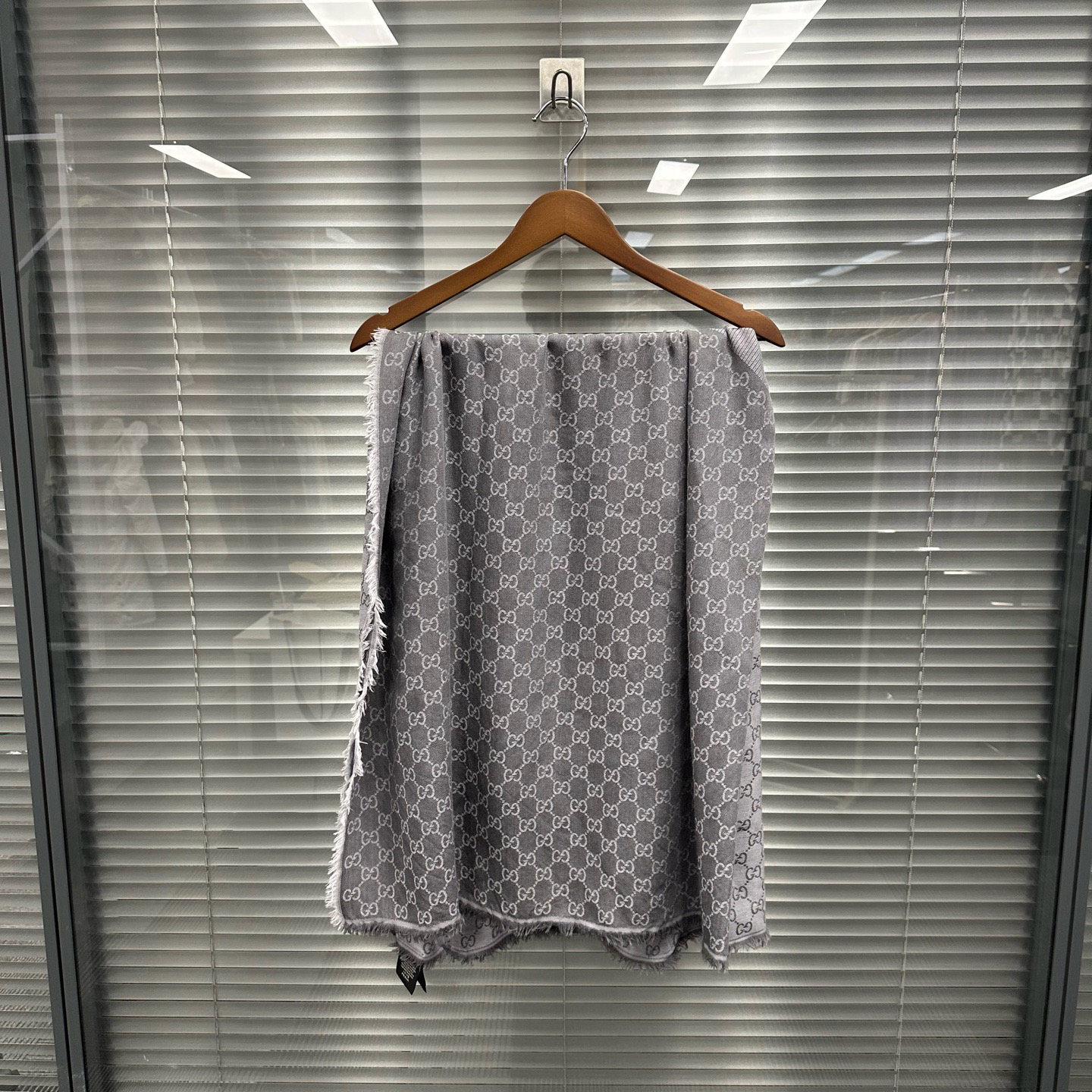 99新 GUCCI/古驰 古驰/Gucci暗纹logo灰色双面羊毛围巾 99新#zz