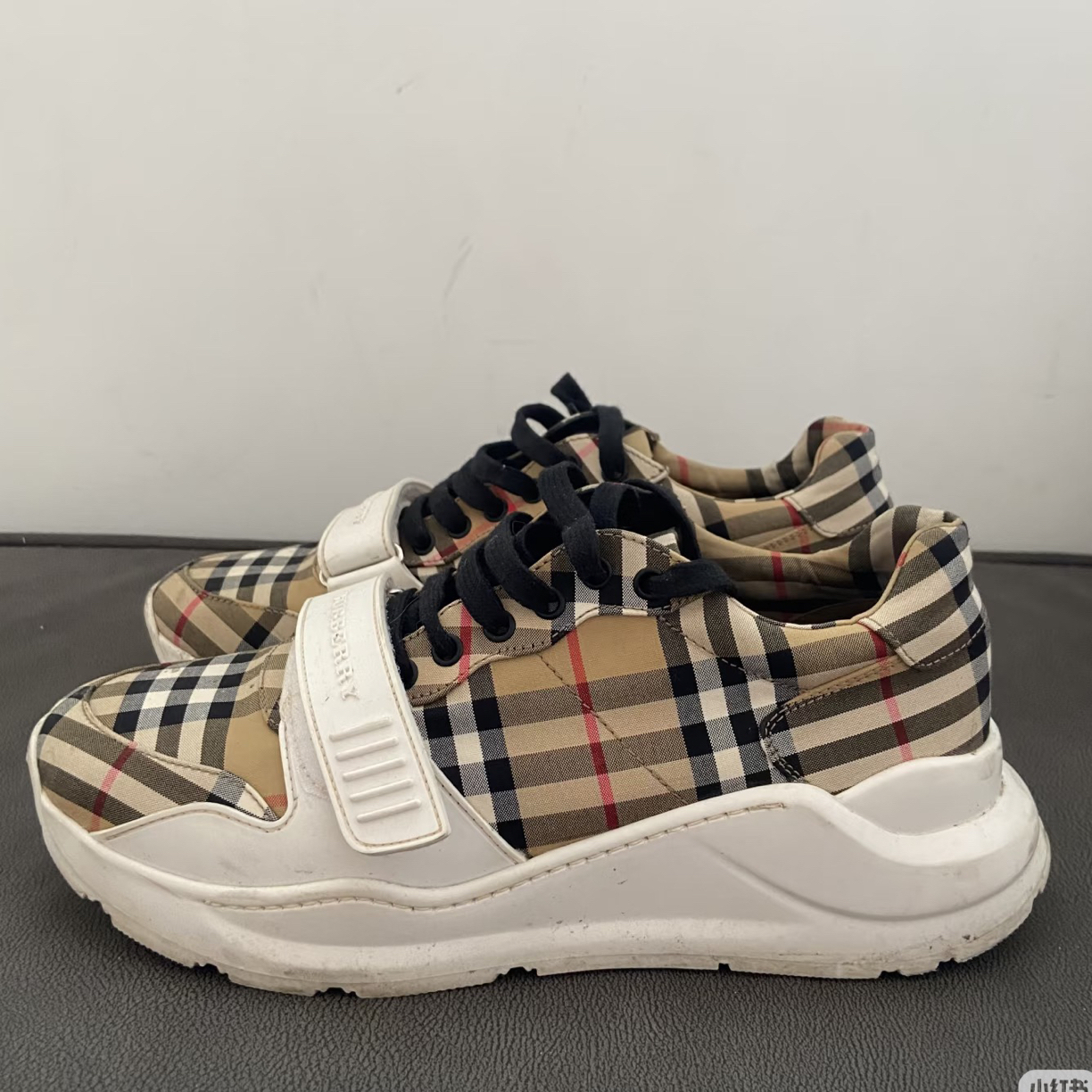 95新 AMIPARIS 款式：Burberry博柏利格纹老爹鞋 37码 5040 99新