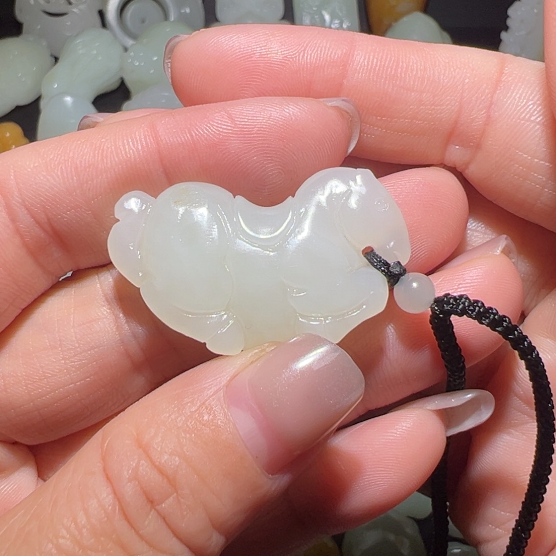 颈饰未镶嵌和田玉漫**涯