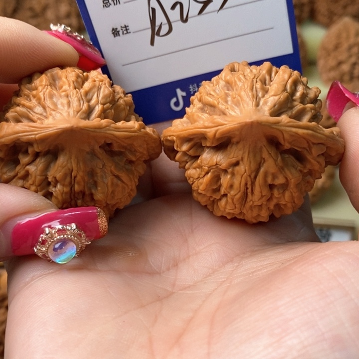 桃核吊坠大管帽戴