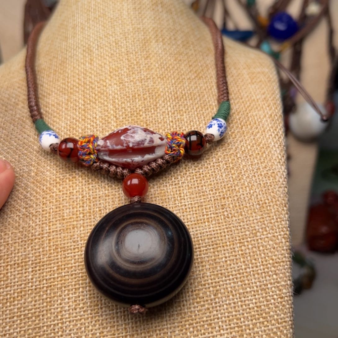 玛瑙/玉髓颈饰未镶嵌