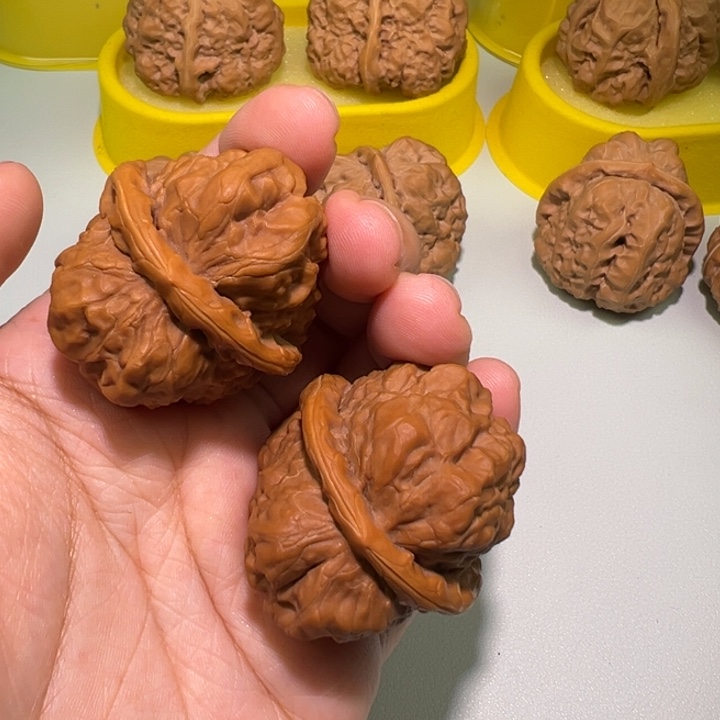 富***文玩核桃把件蛤蟆头