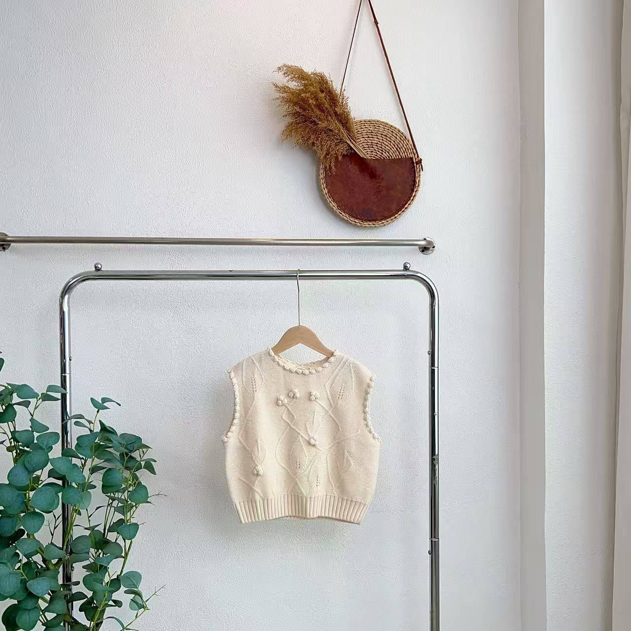 2068帕浅白烟羊毛衫背心