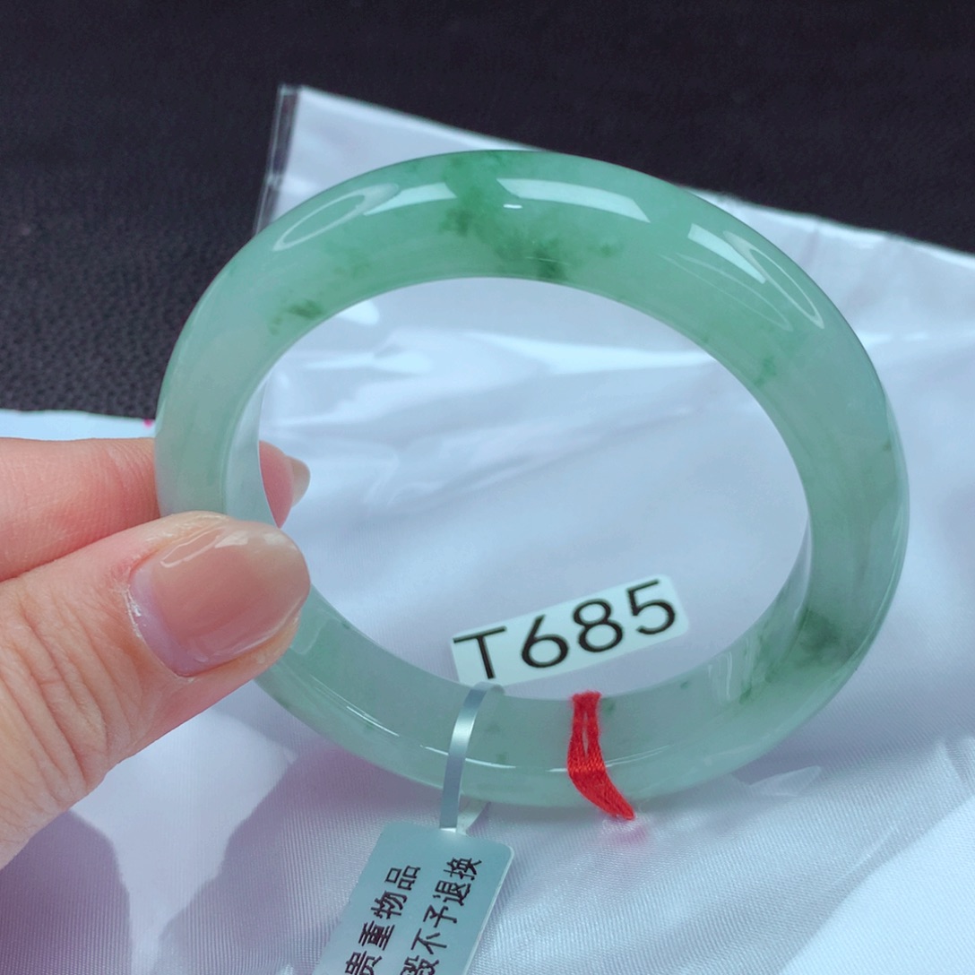 翡翠手镯未镶嵌手镯88