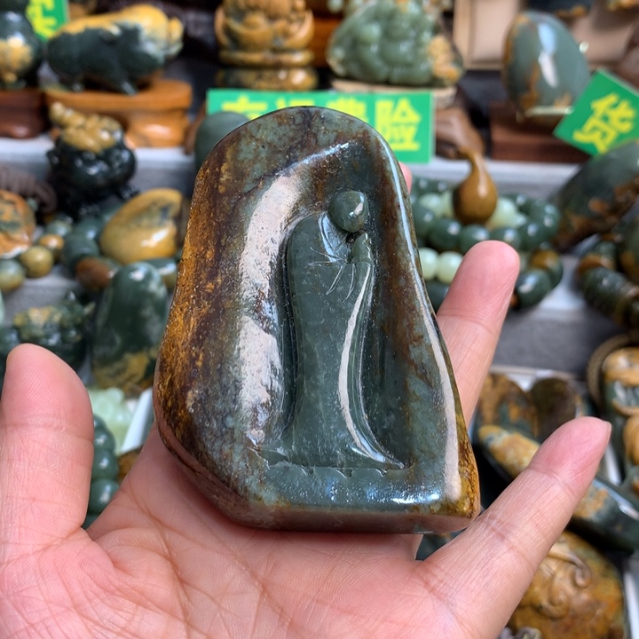 岫岩河磨玉（透闪石质玉）未镶嵌手把件沧***笑