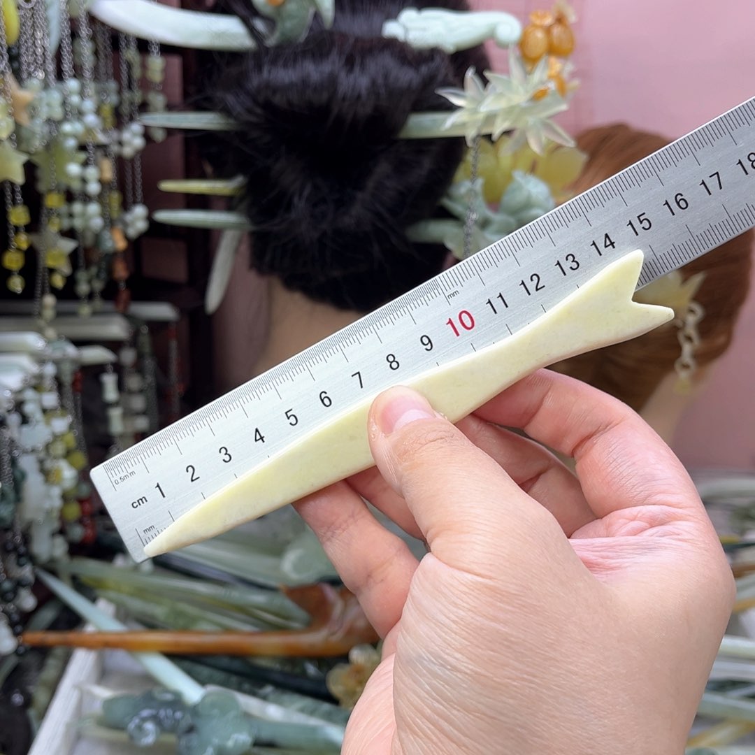 蛇纹石玉发饰未镶嵌默认微瑕岫玉发簪