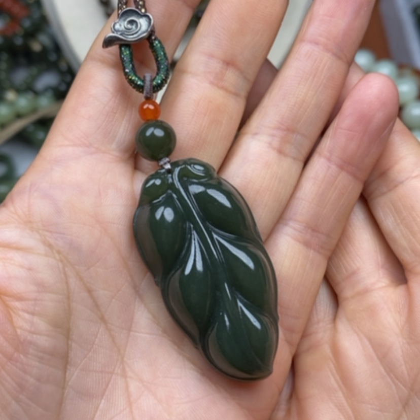 【闪购商品】未镶嵌岫岩老玉（透闪石质玉）挂件小*